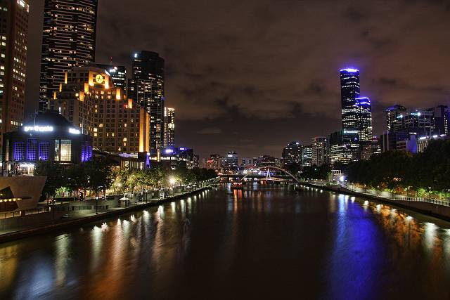 Melbourne by night 2