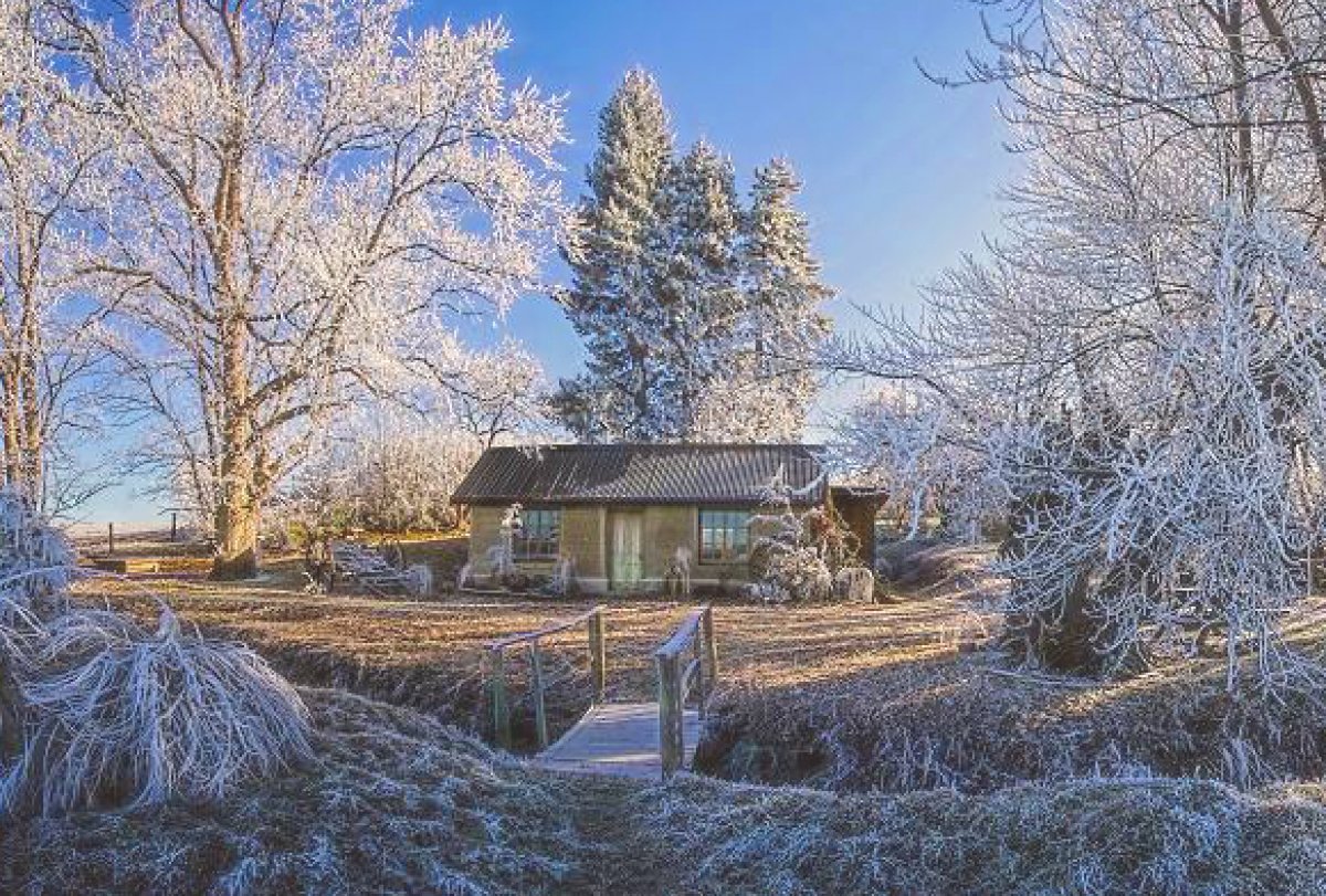 Hoar frost cottage  3